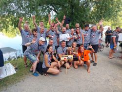 CESTÁŘI NA VLNÁCH